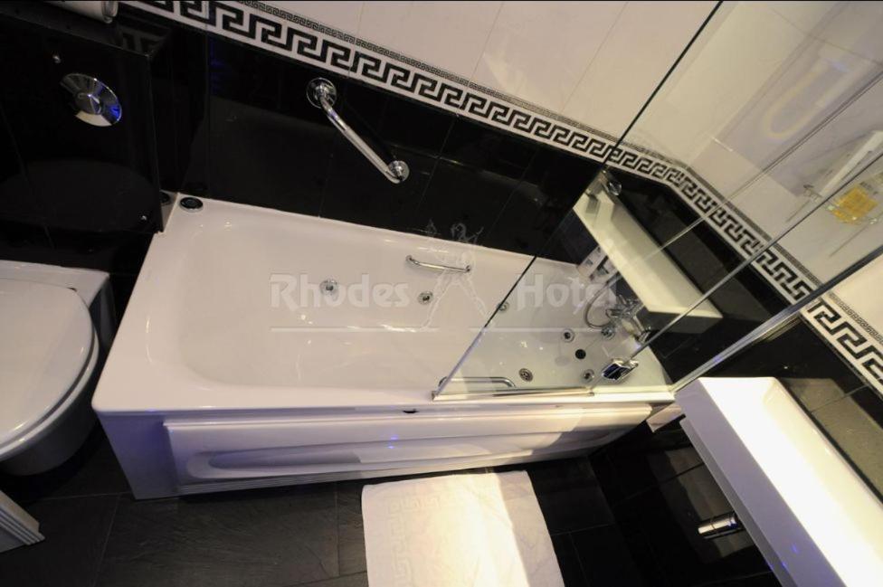Rhodes Hotel Лондон Екстер'єр фото