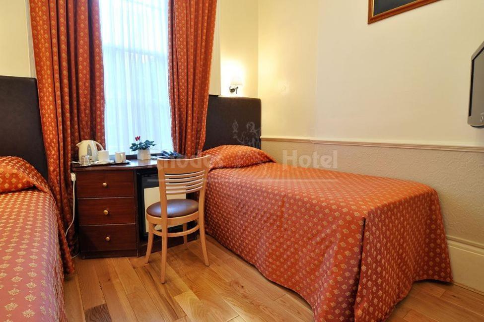 Rhodes Hotel Лондон Екстер'єр фото
